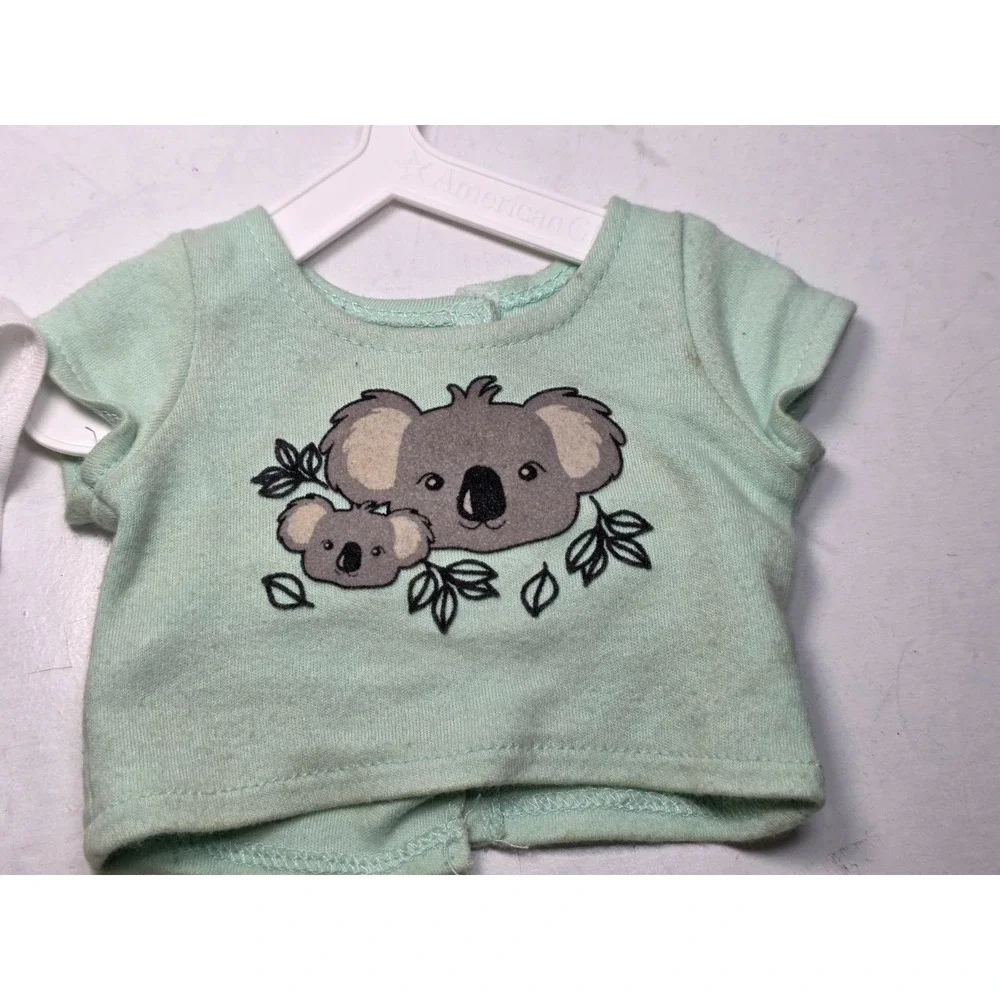 American Girl Set of T-Shirt‎ Clothes with Hangers
